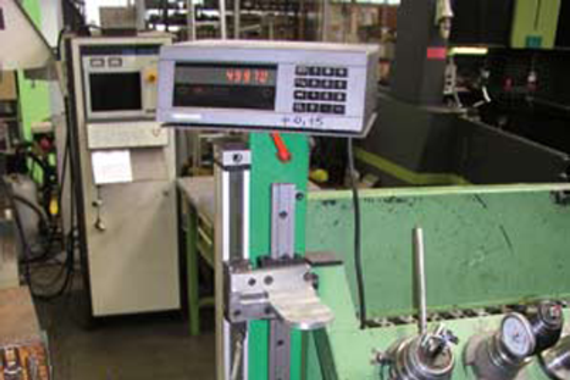 drylin® T รางที่มีระบบวัดสําหรับเครื่องมือ