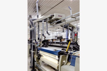 Wall cleaner with igus components